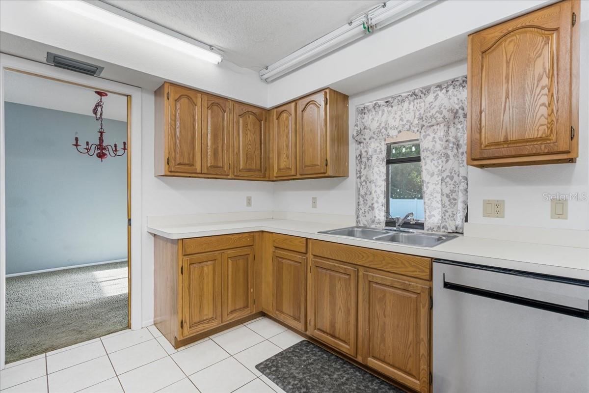 Image 15 of 37 For 2272 Palomar Street