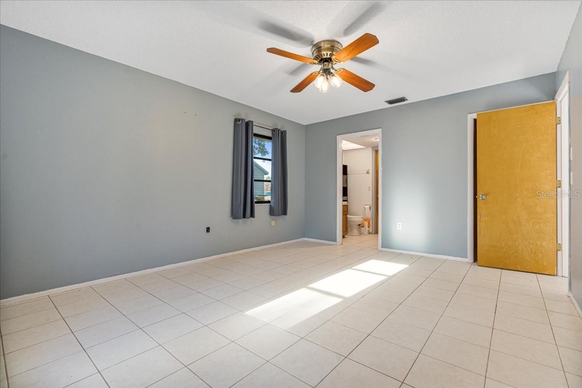 Image 3 of 37 For 2272 Palomar Street