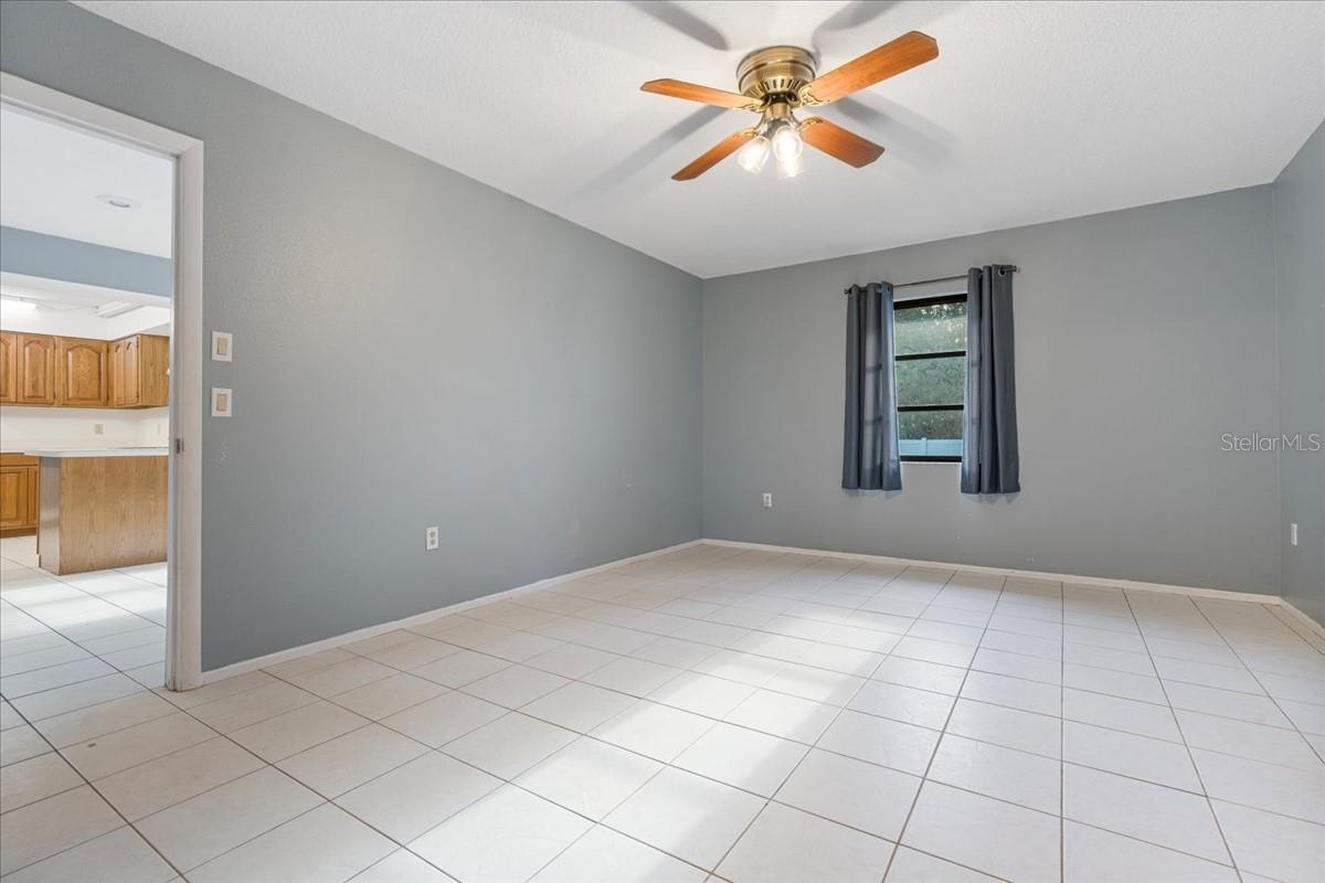 Image 4 of 37 For 2272 Palomar Street