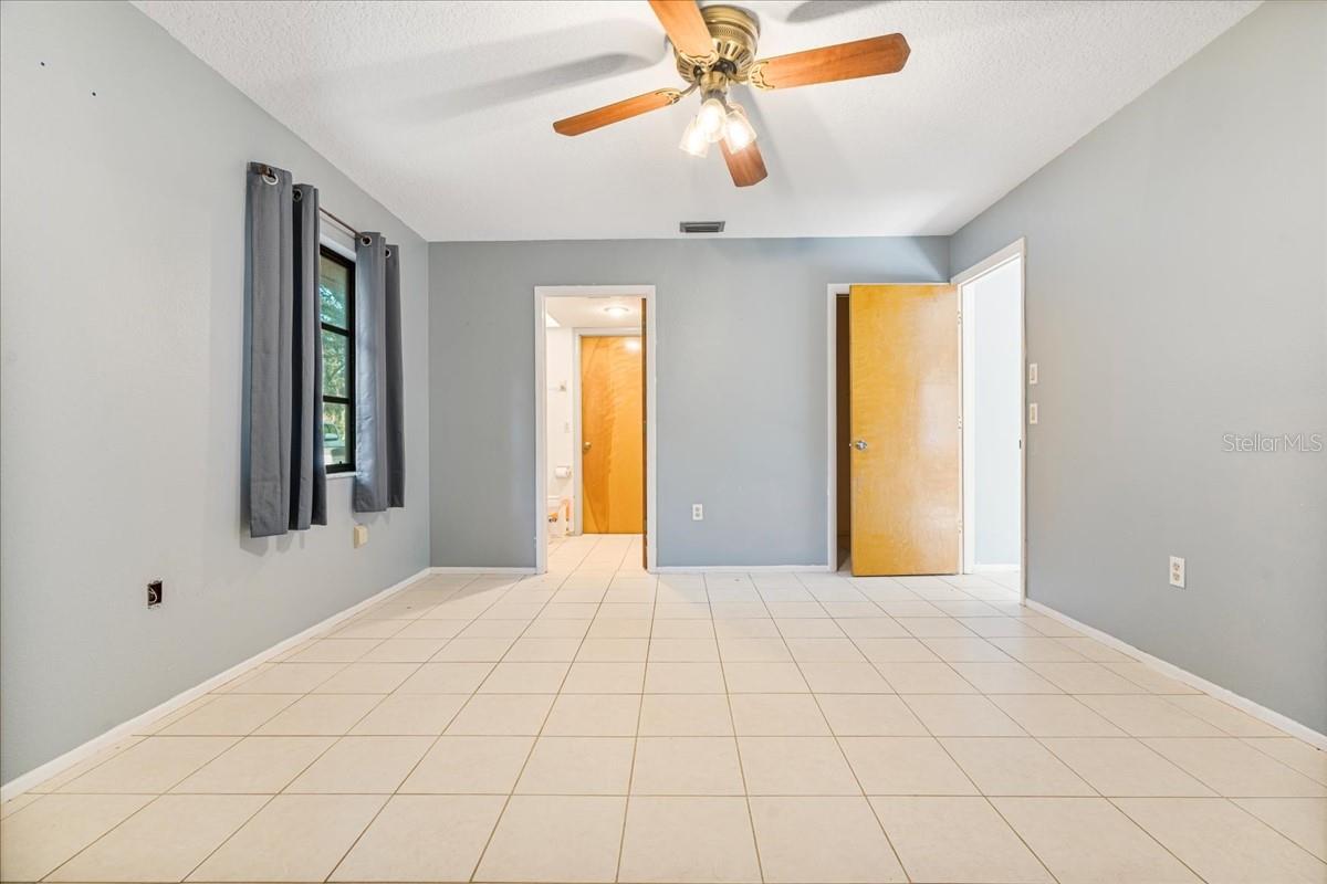 Image 7 of 37 For 2272 Palomar Street