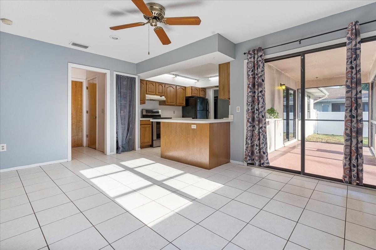 Image 9 of 37 For 2272 Palomar Street