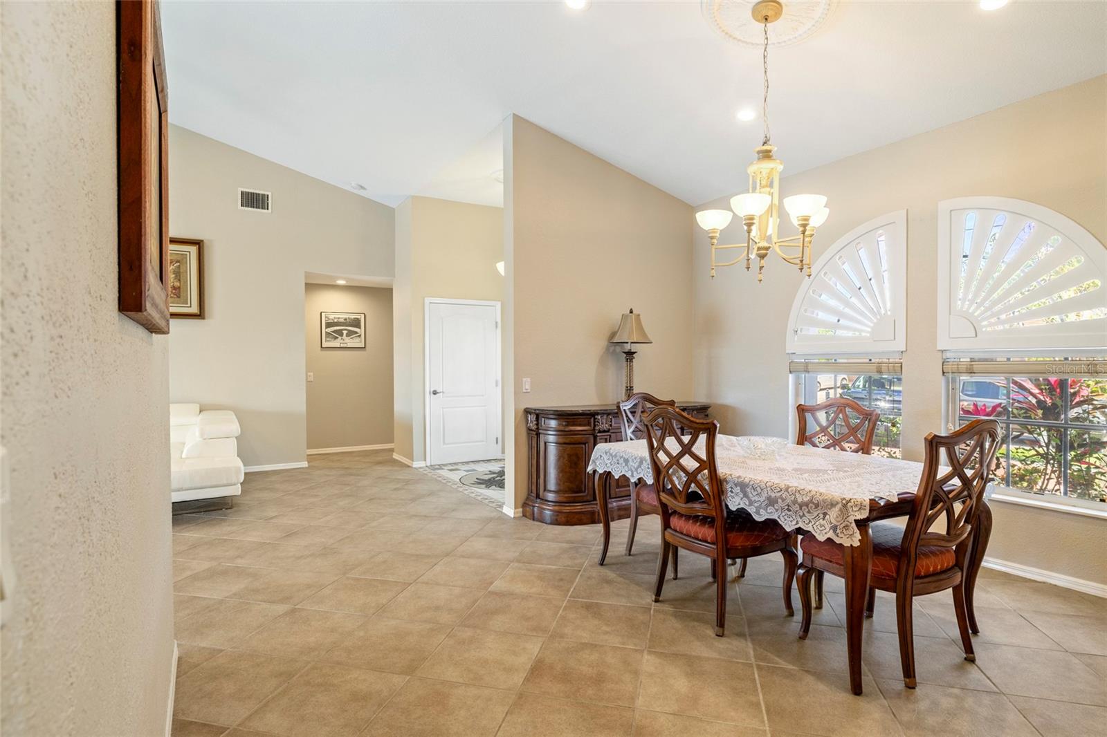 Image 17 of 69 For 2817 La Mancha Court