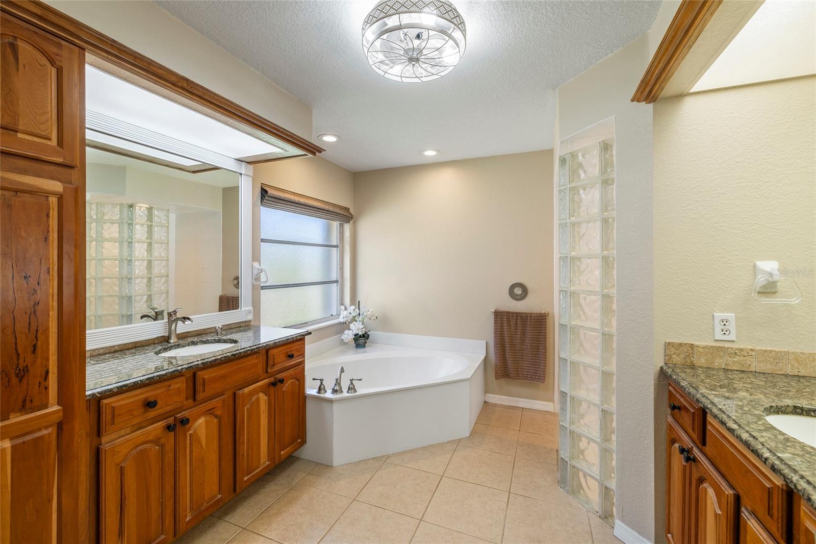 Image 33 of 69 For 2817 La Mancha Court
