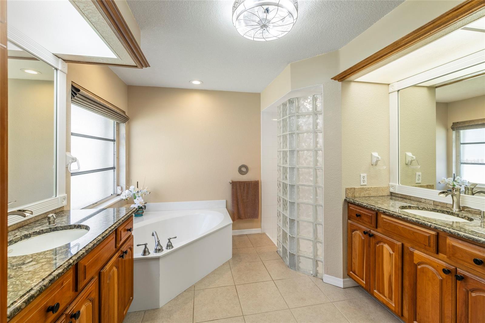 Image 34 of 69 For 2817 La Mancha Court