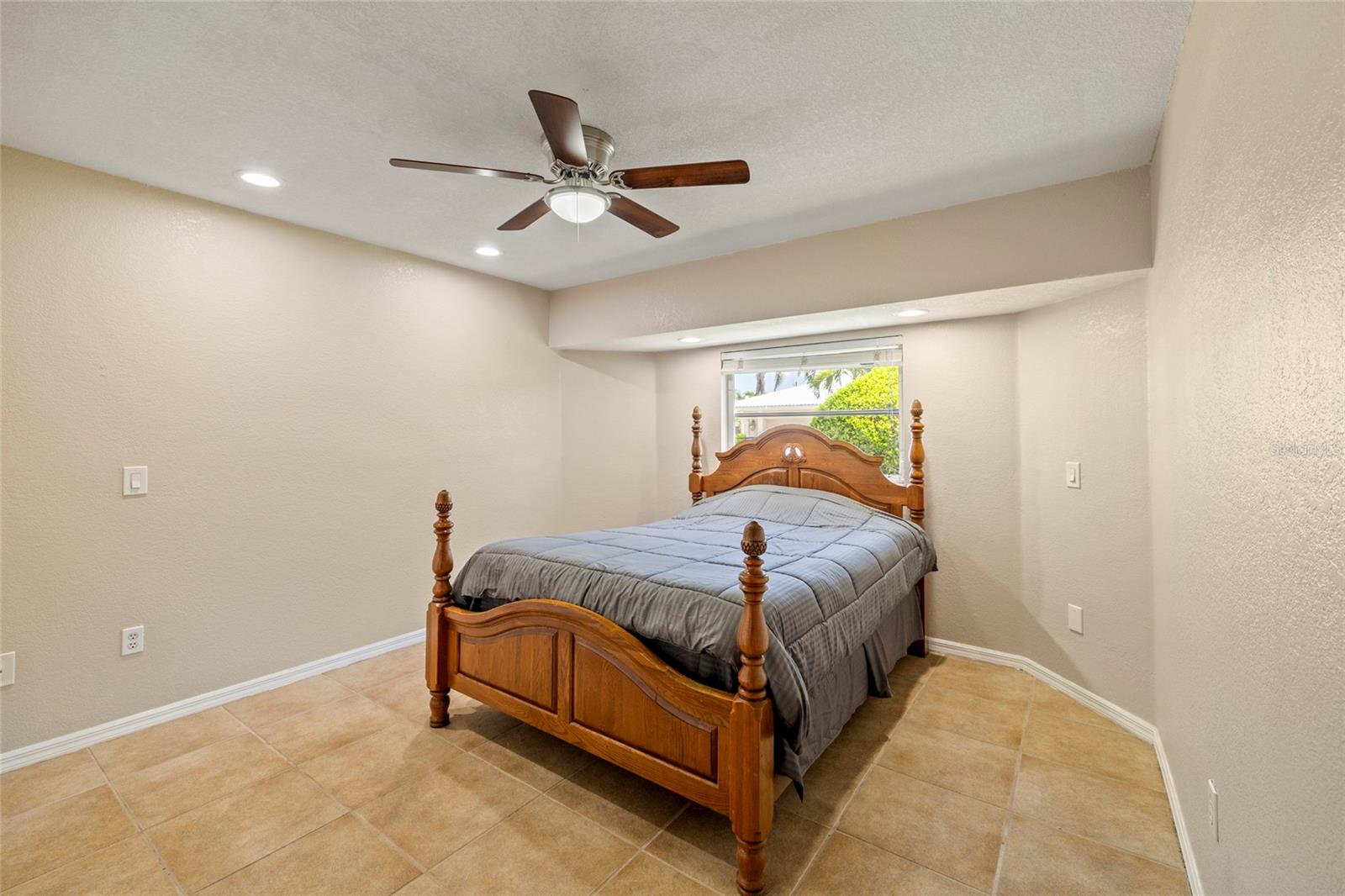 Image 43 of 69 For 2817 La Mancha Court