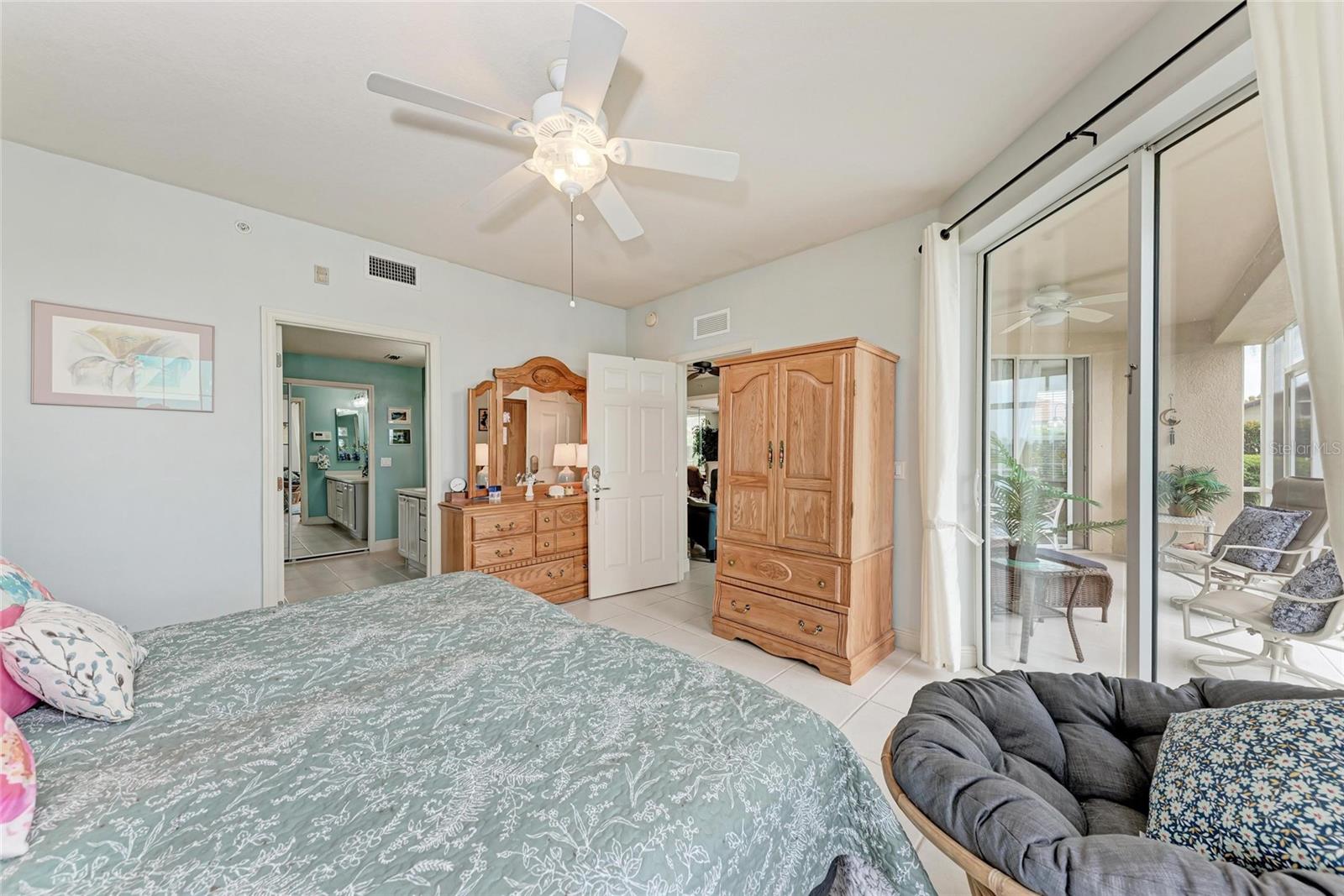 Image 19 of 77 For 23261 Banbury Way 501