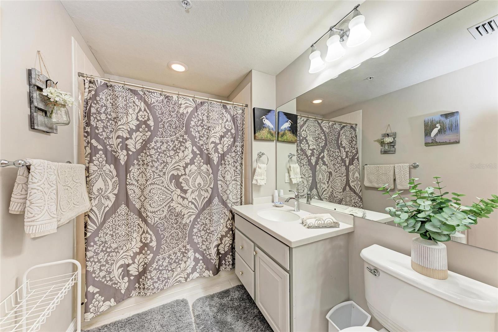 Image 30 of 77 For 23261 Banbury Way 501