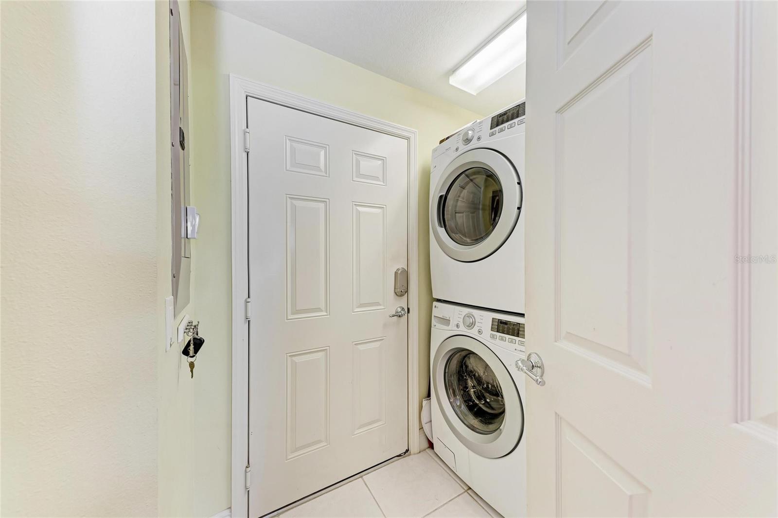 Image 31 of 77 For 23261 Banbury Way 501