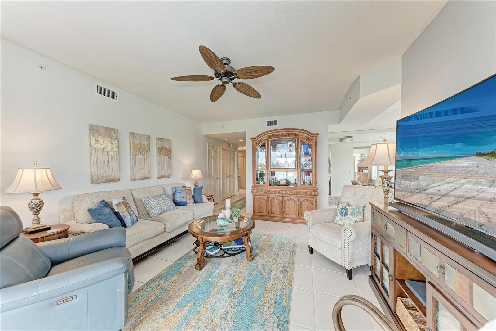 Image 4 of 77 For 23261 Banbury Way 501