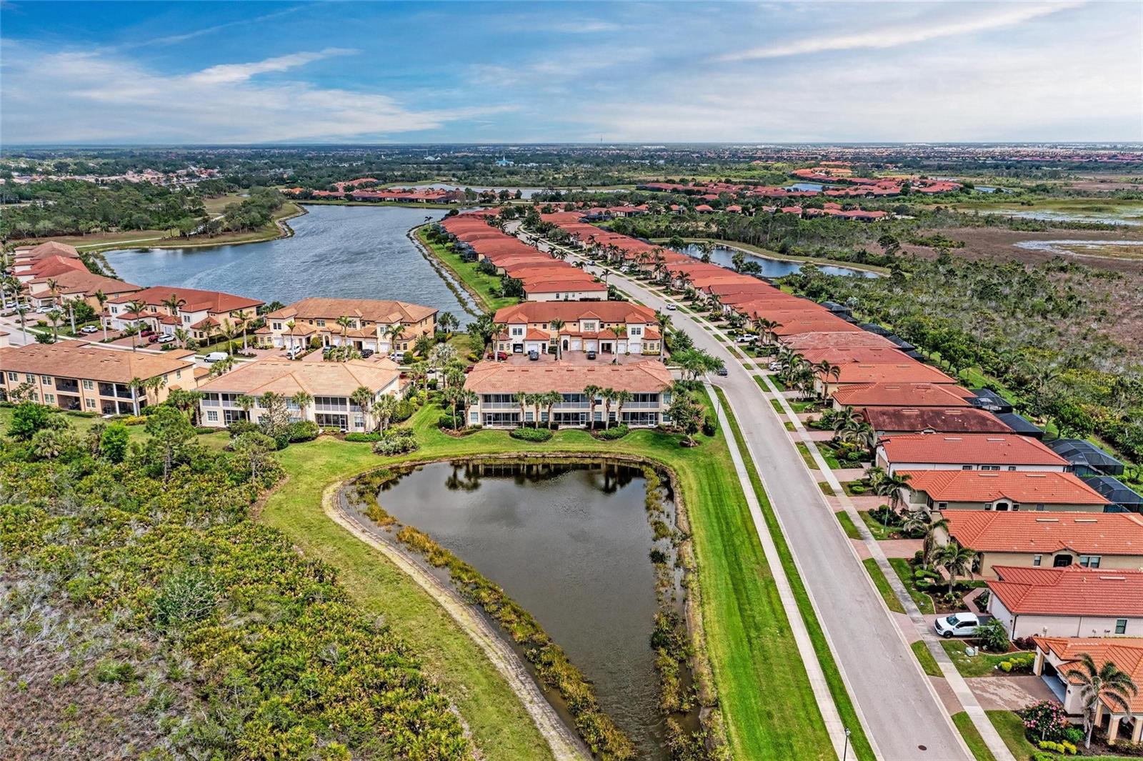 Image 40 of 77 For 23261 Banbury Way 501