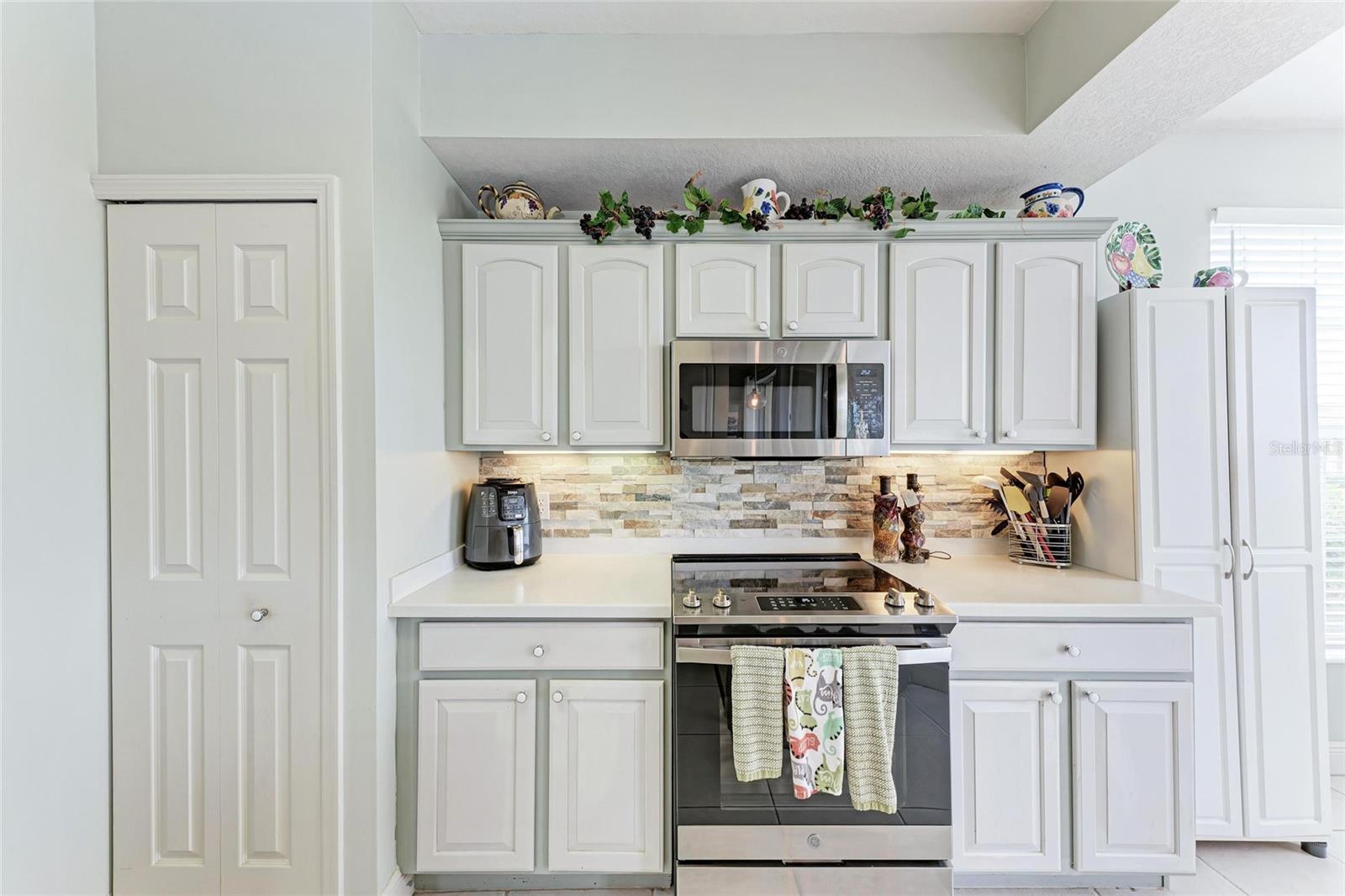 Image 8 of 77 For 23261 Banbury Way 501