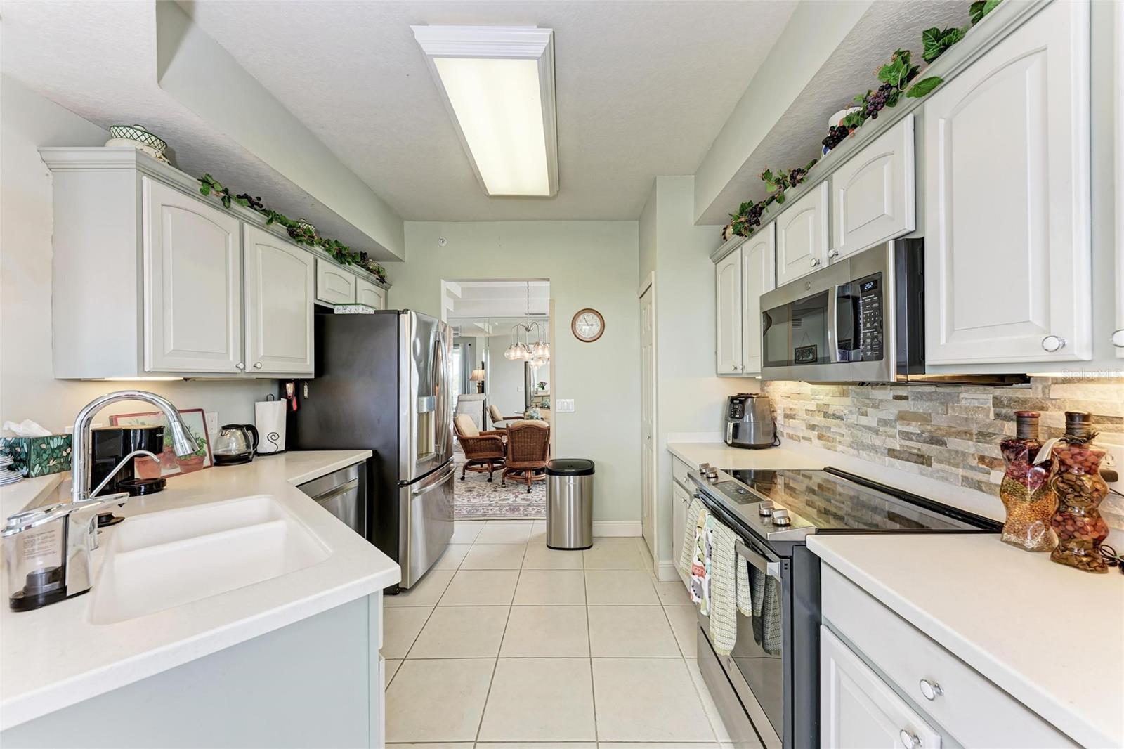 Image 9 of 77 For 23261 Banbury Way 501