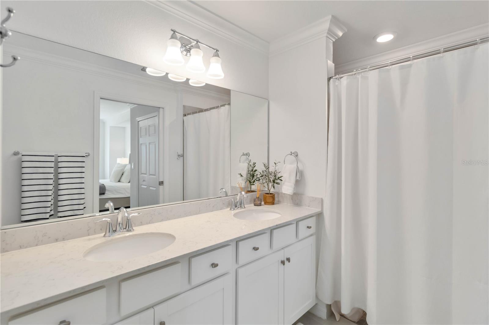 Image 7 of 27 For 5664 Palmer Circle 102