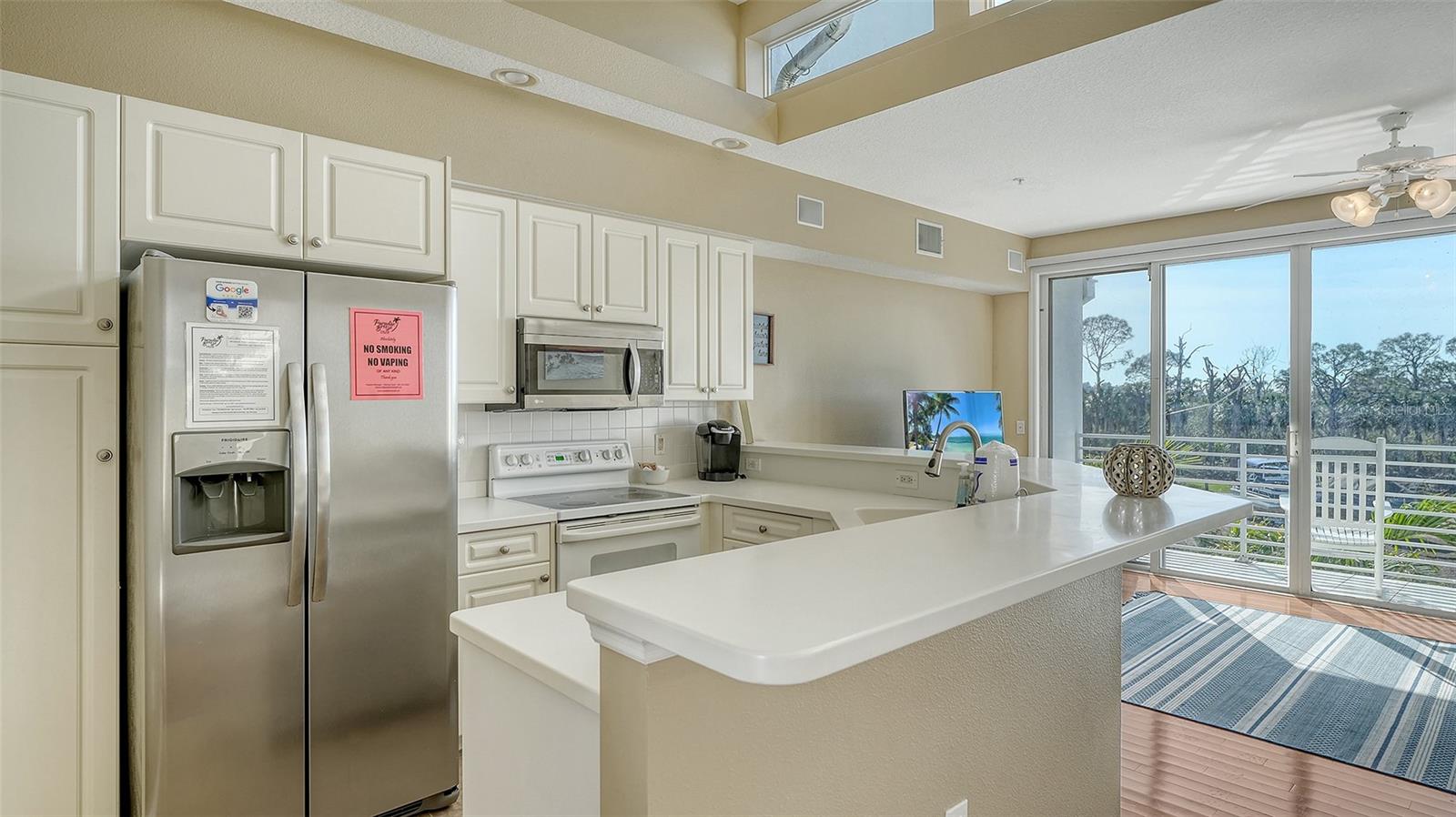 Image 10 of 43 For 8222 Harborside Circle