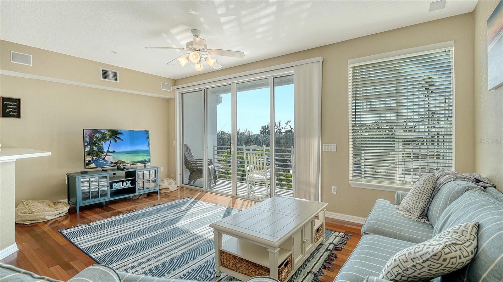 Image 14 of 43 For 8222 Harborside Circle