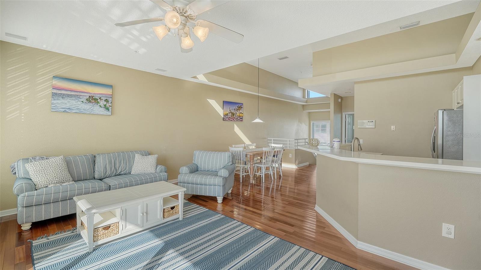 Image 17 of 43 For 8222 Harborside Circle
