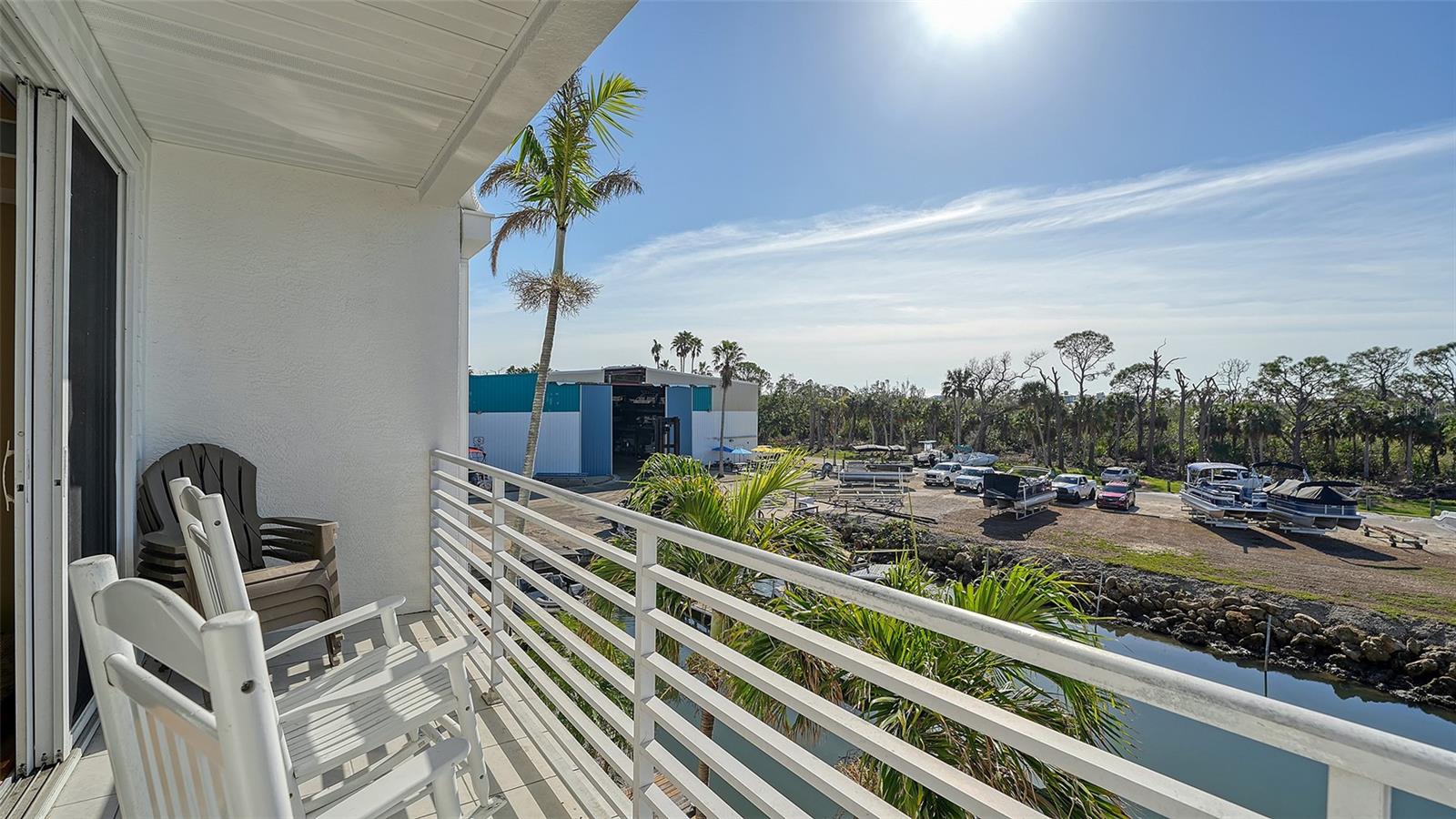 Image 19 of 43 For 8222 Harborside Circle