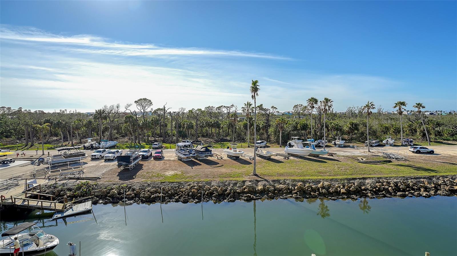 Image 21 of 43 For 8222 Harborside Circle