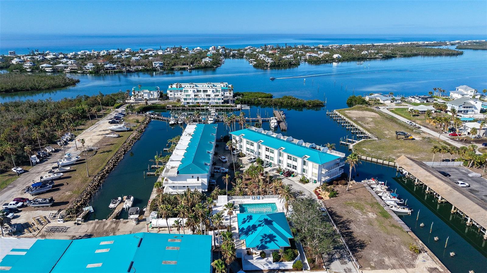 Image 3 of 43 For 8222 Harborside Circle