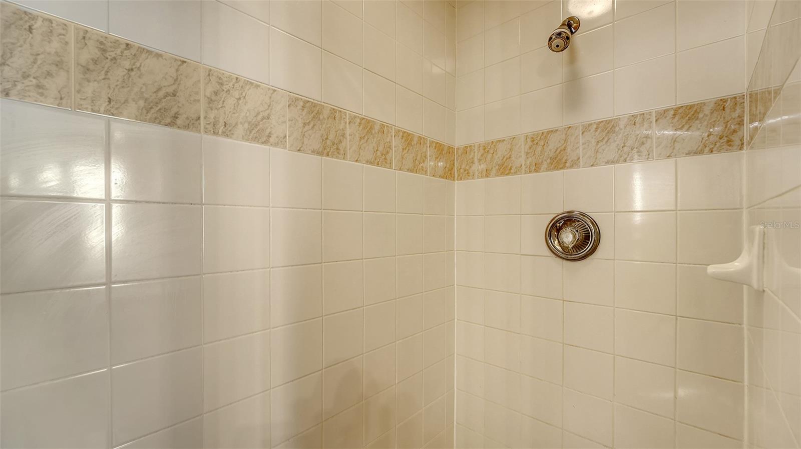 Image 32 of 43 For 8222 Harborside Circle