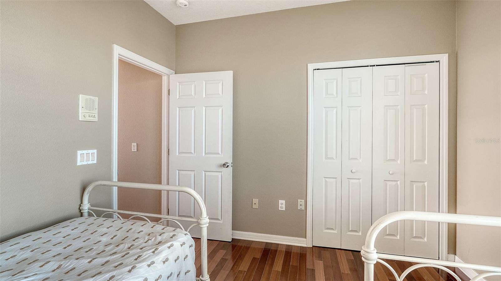 Image 34 of 43 For 8222 Harborside Circle