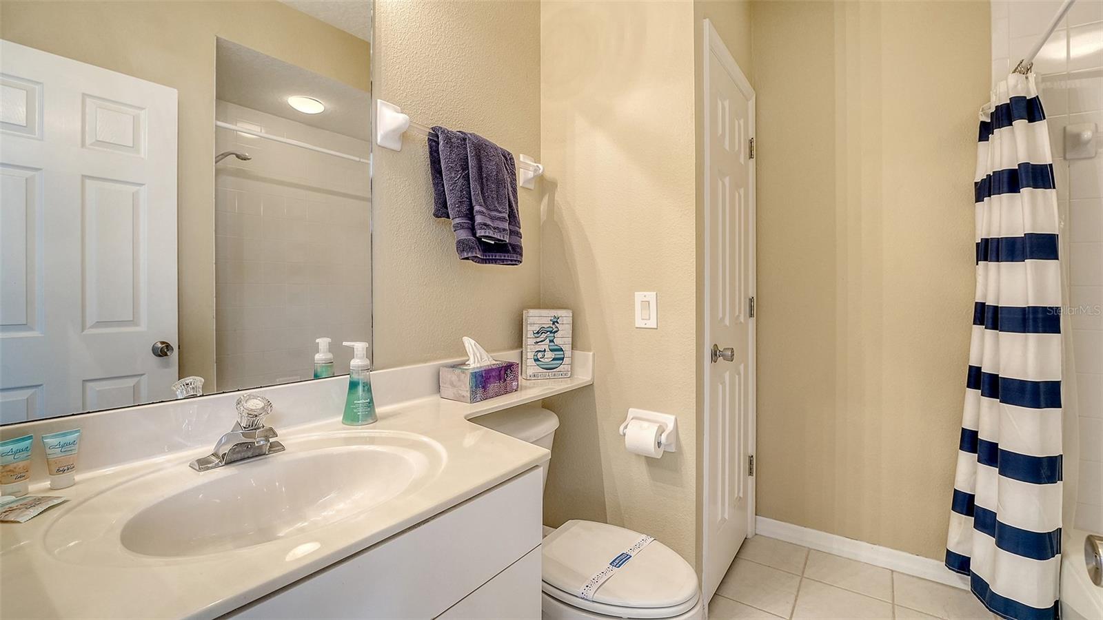 Image 35 of 43 For 8222 Harborside Circle