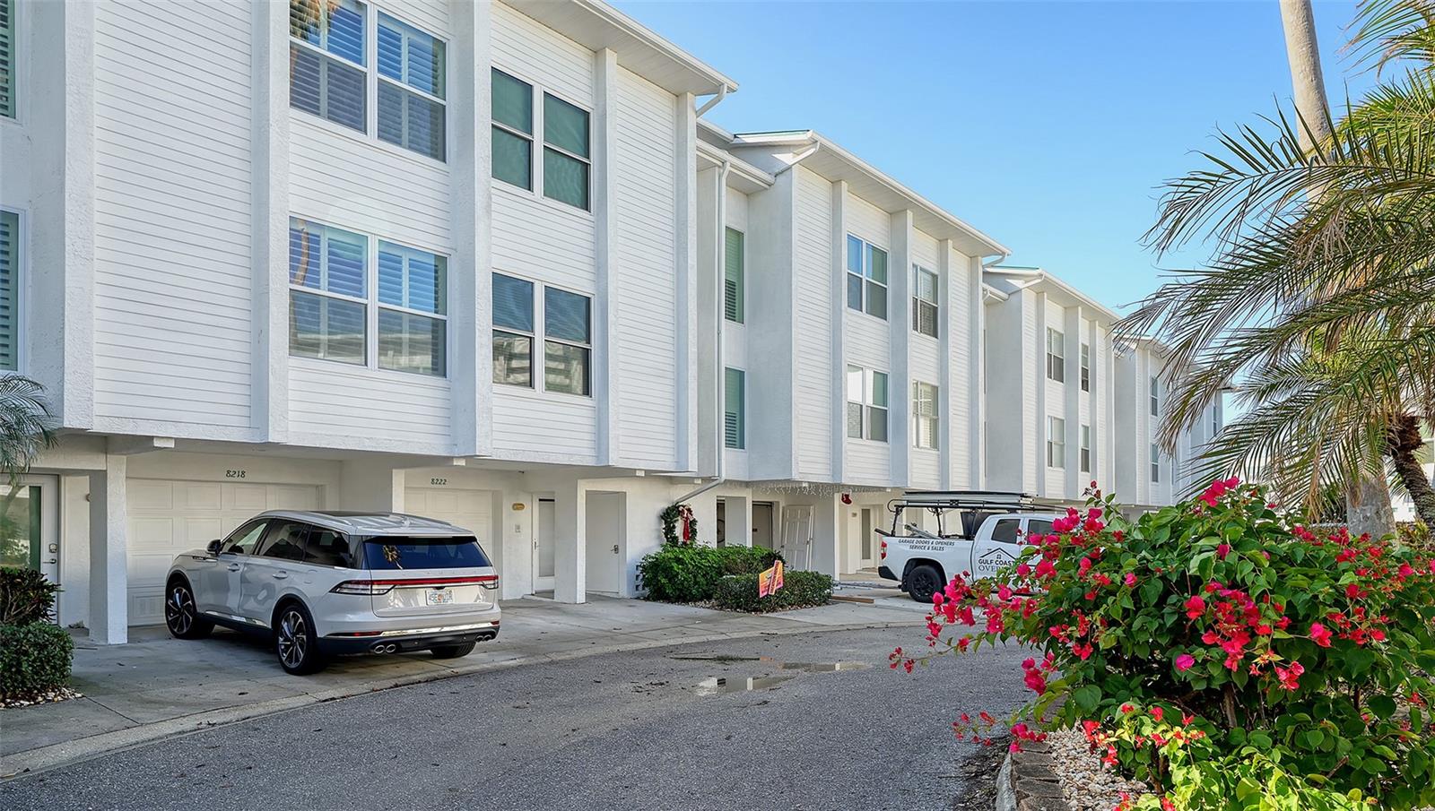 Image 6 of 43 For 8222 Harborside Circle