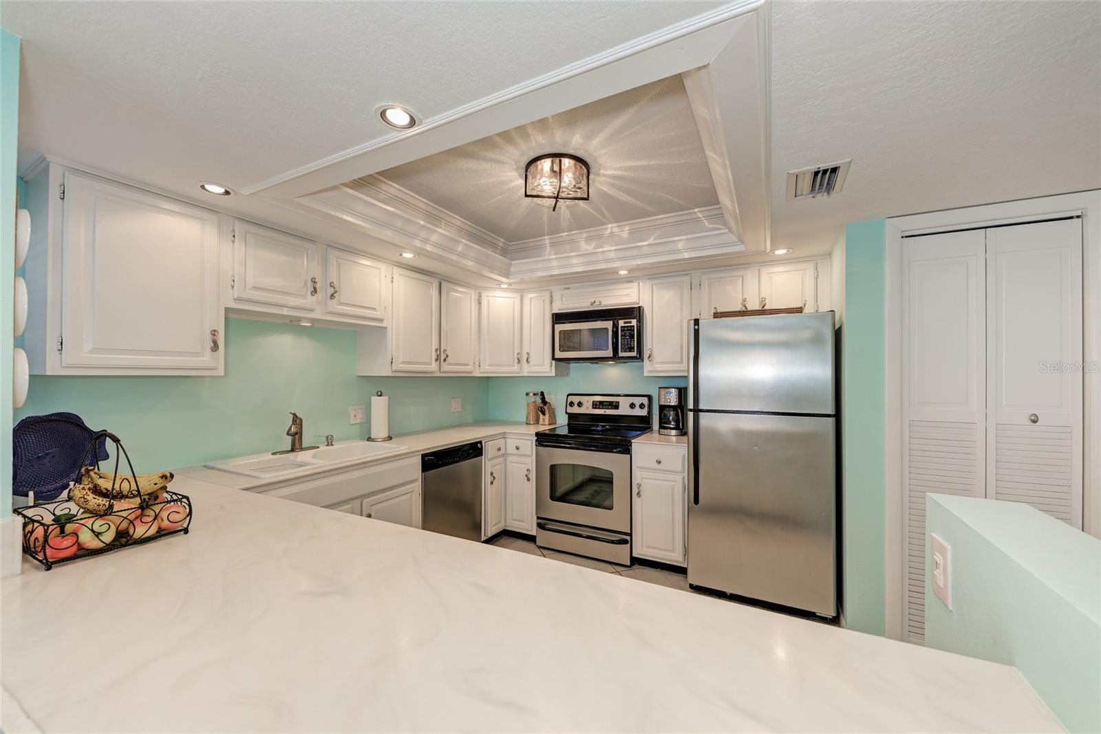 Listing photo id 14 for 1500 Cove Ii Place 524