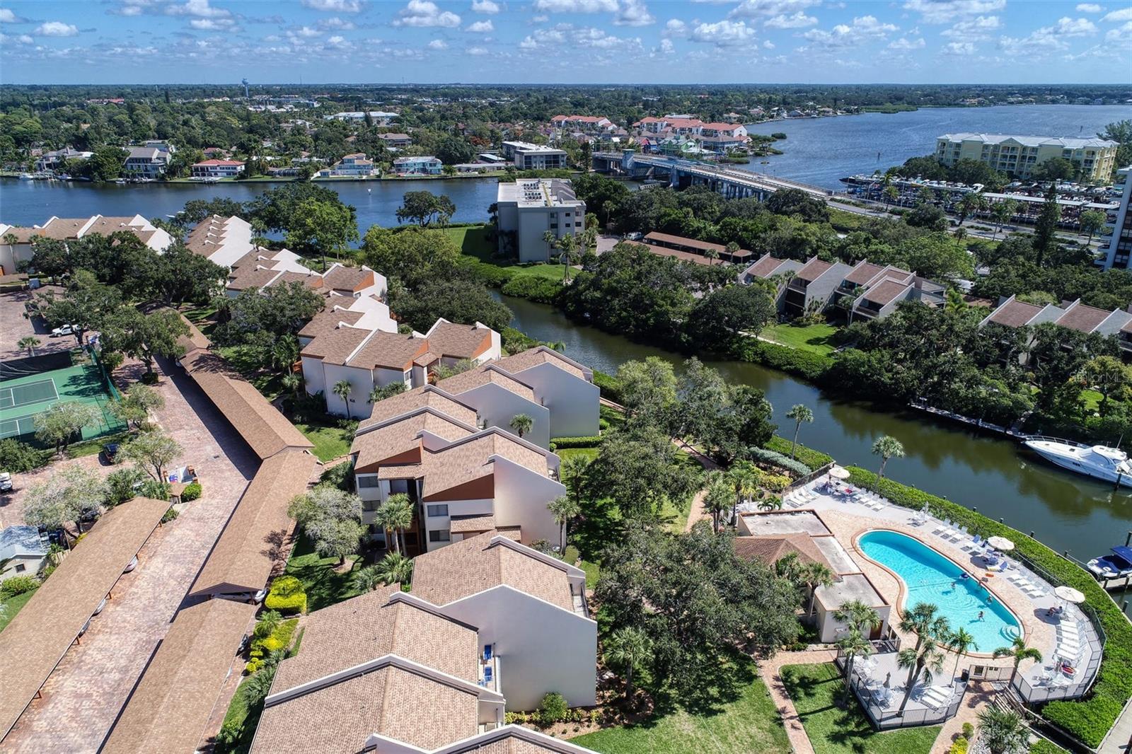 Listing photo id 2 for 1500 Cove Ii Place 524