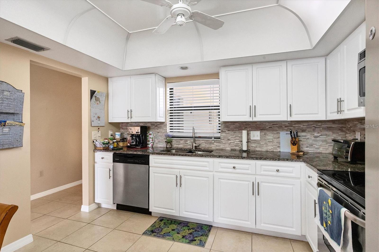 Image 10 of 24 For 1759 Lake Place 1759-b