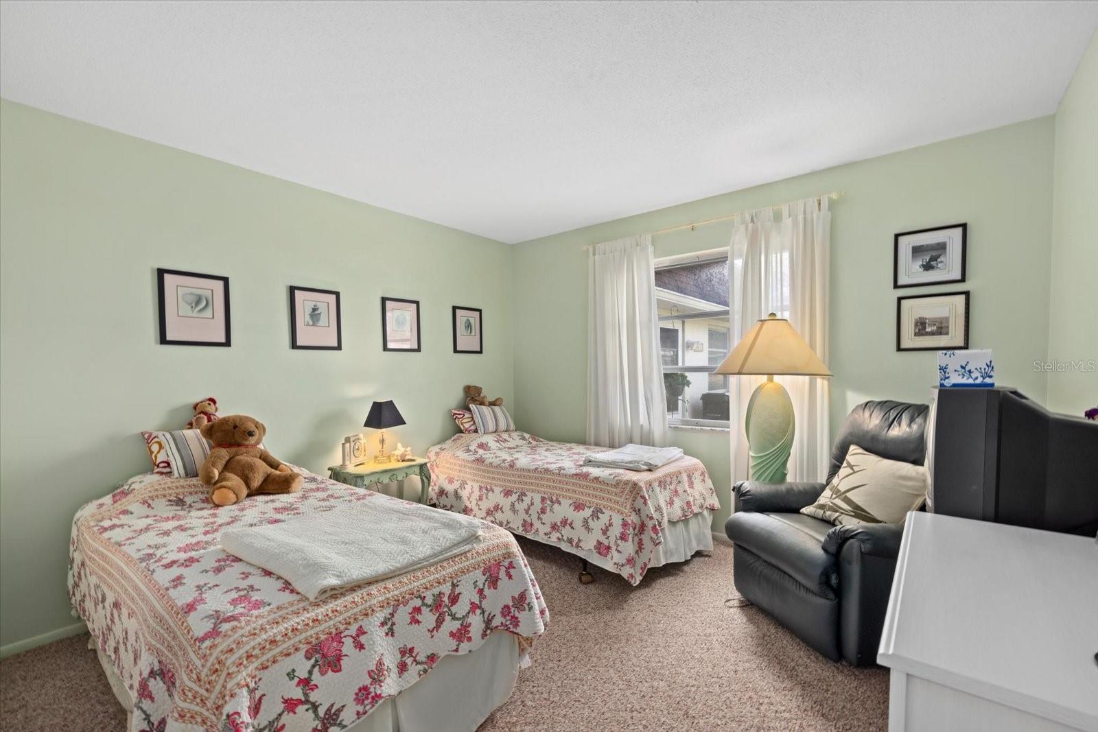 Image 11 of 20 For 1343 Glendale Circle W 216