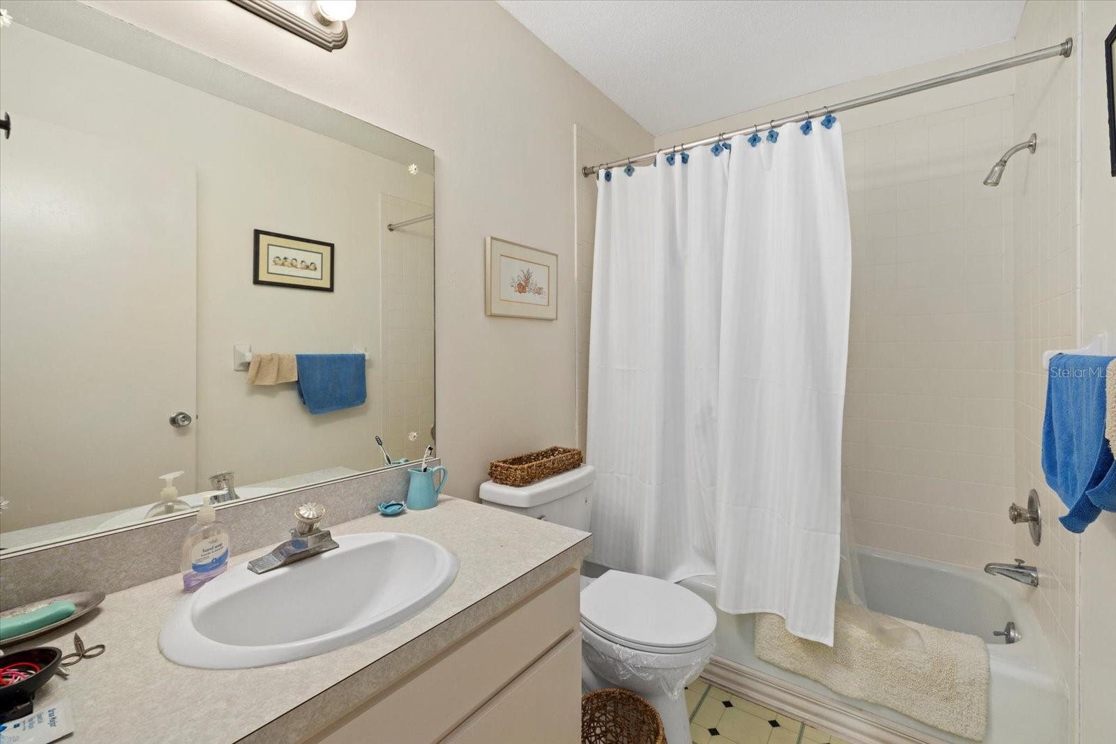 Image 16 of 20 For 1343 Glendale Circle W 216