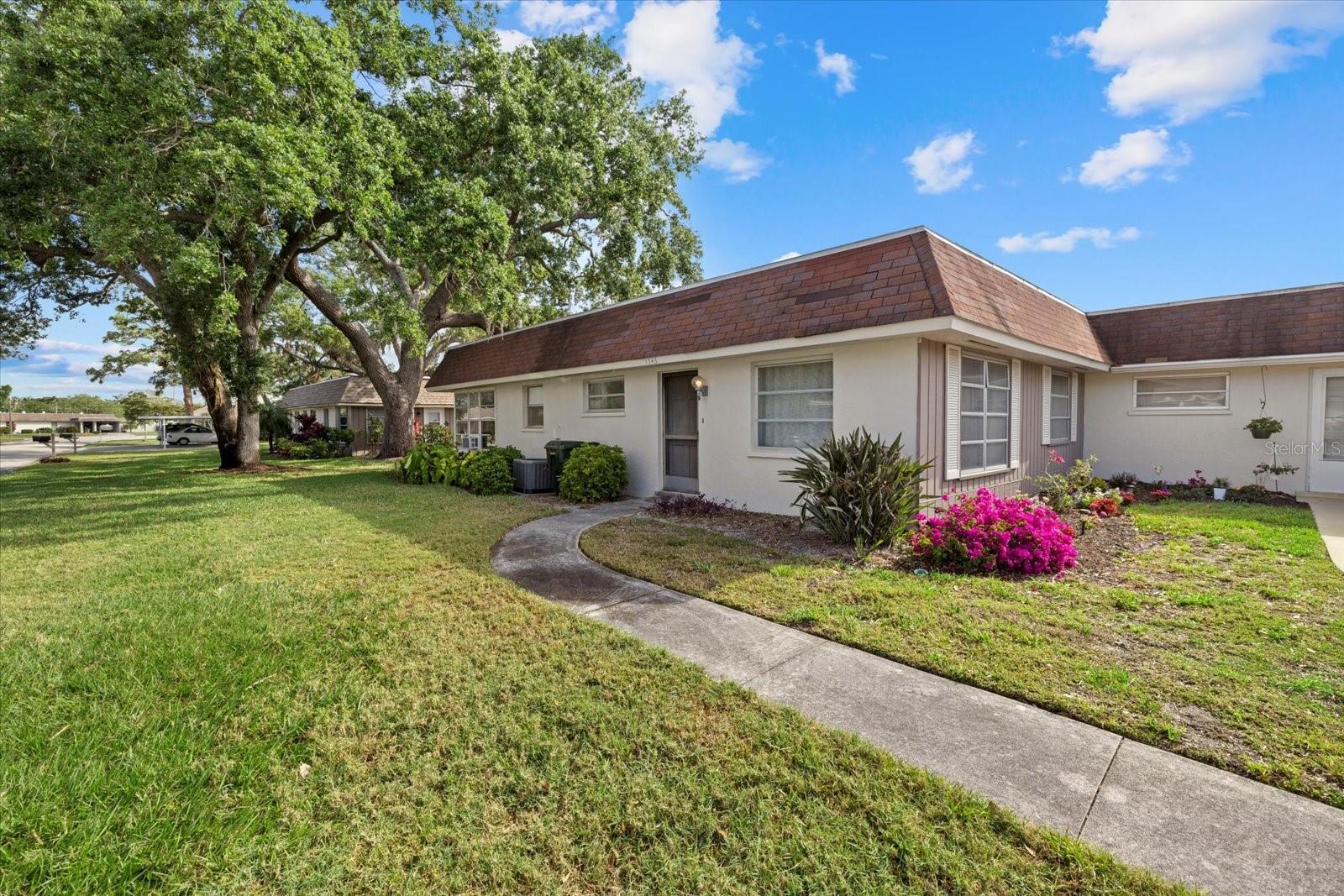 Image 2 of 20 For 1343 Glendale Circle W 216