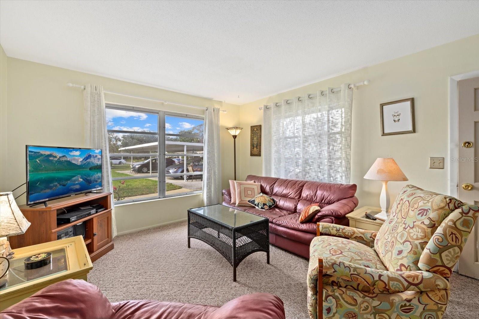 Image 3 of 20 For 1343 Glendale Circle W 216