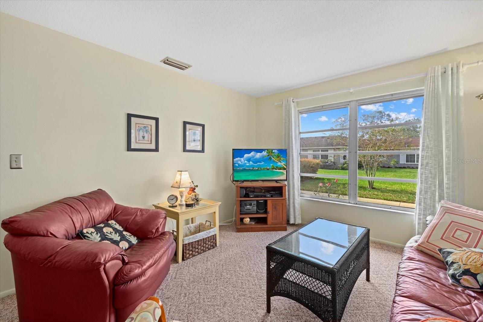 Image 4 of 20 For 1343 Glendale Circle W 216