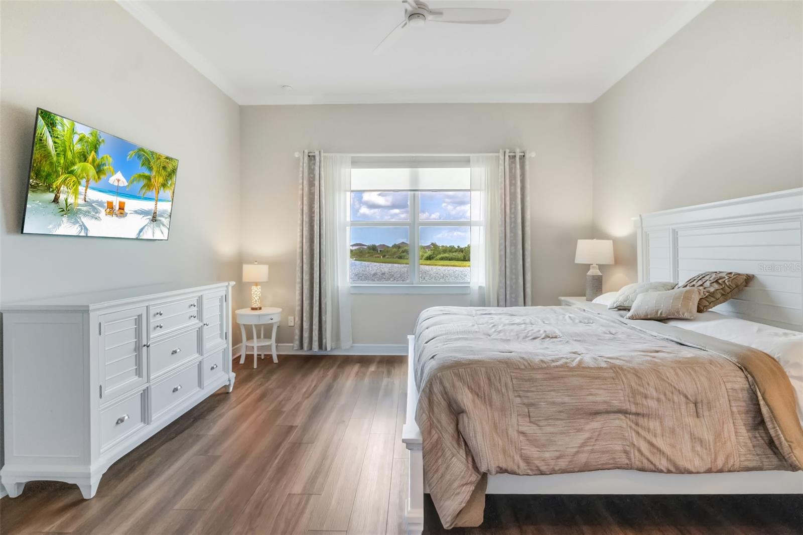 Image 16 of 37 For 8752 Coastal Key Way