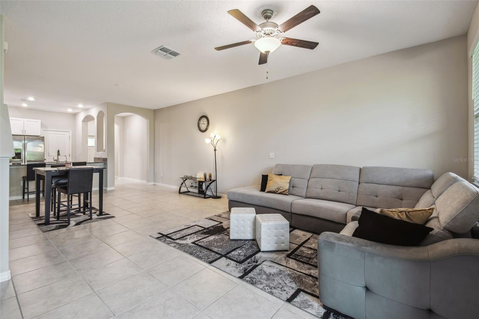 Image 10 of 39 For 633 Royal Empress Drive