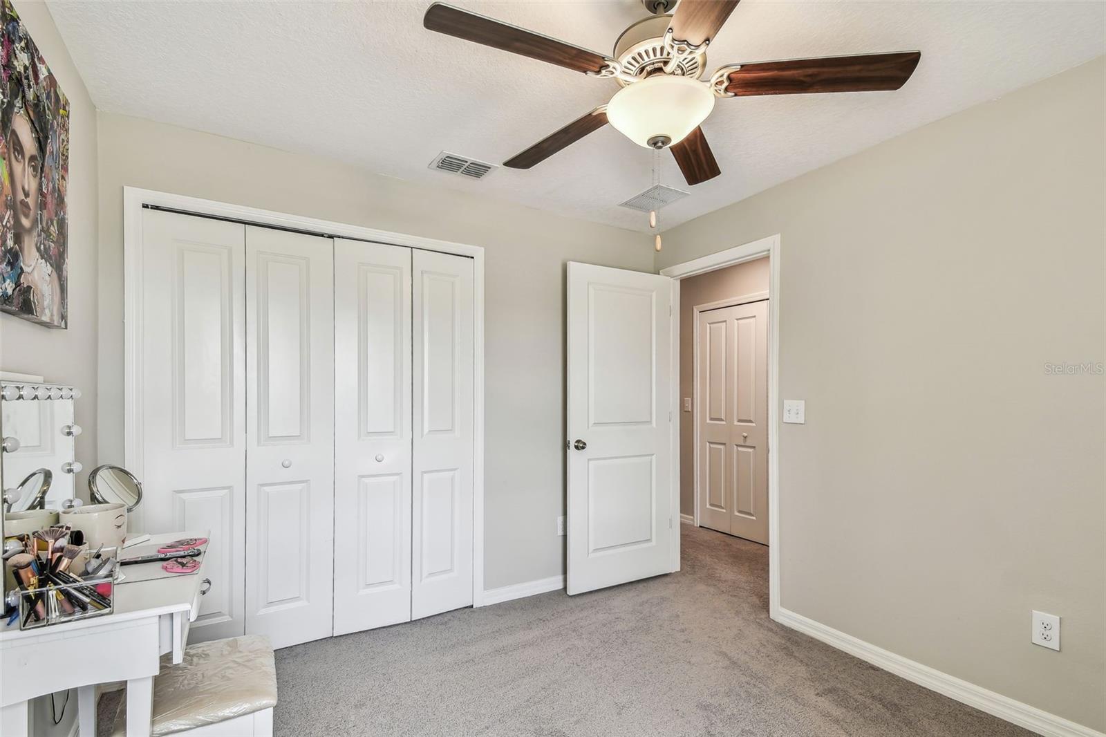 Image 17 of 39 For 633 Royal Empress Drive