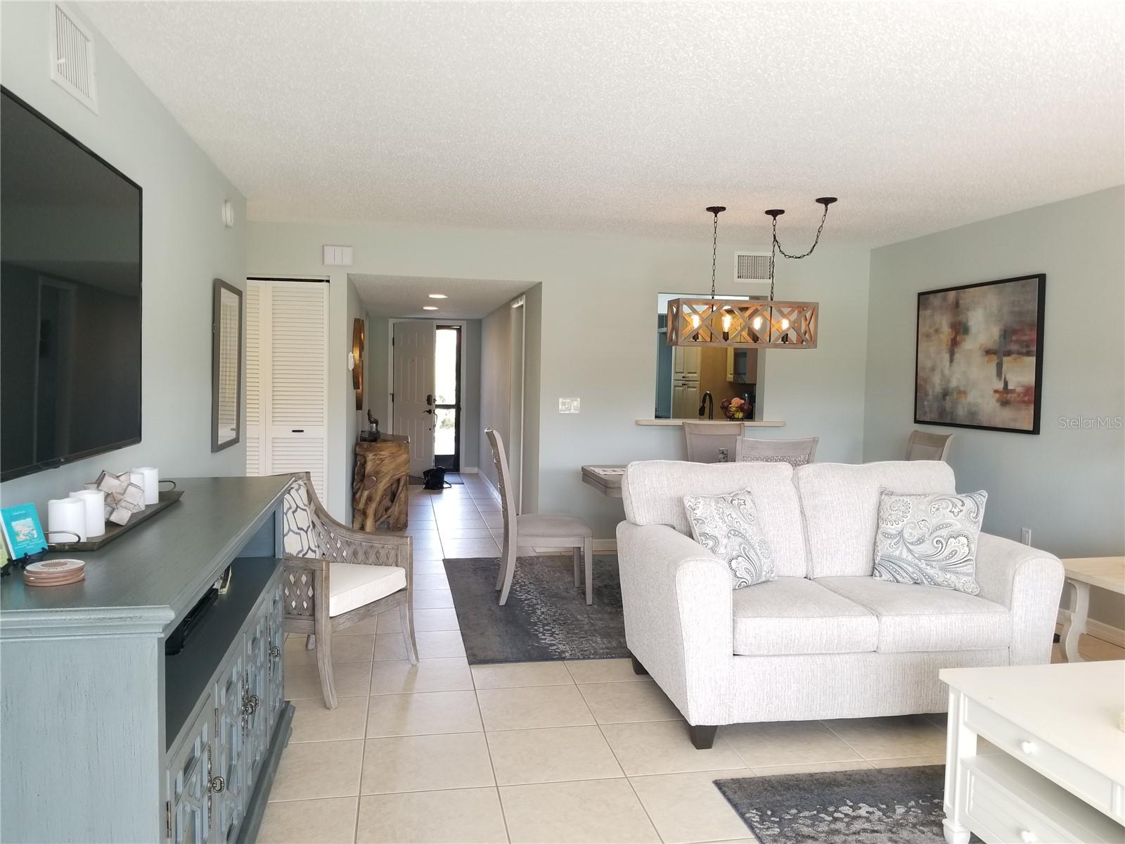 Image 16 of 72 For 5630 Golf Pointe Drive 108