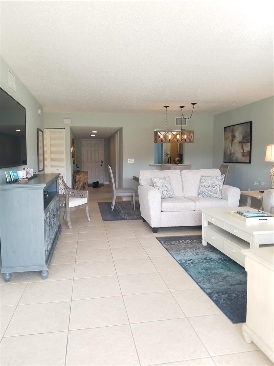 Image 19 of 72 For 5630 Golf Pointe Drive 108