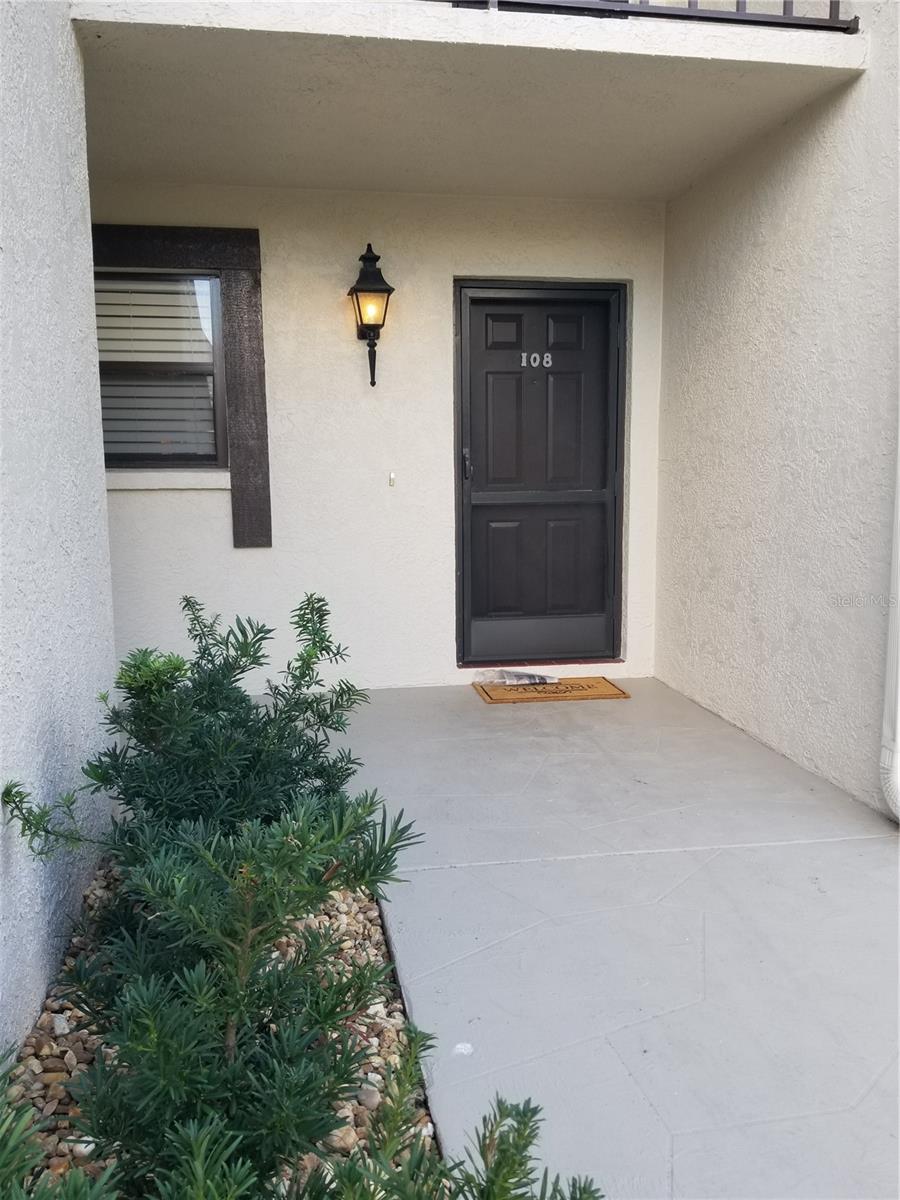 Image 3 of 72 For 5630 Golf Pointe Drive 108