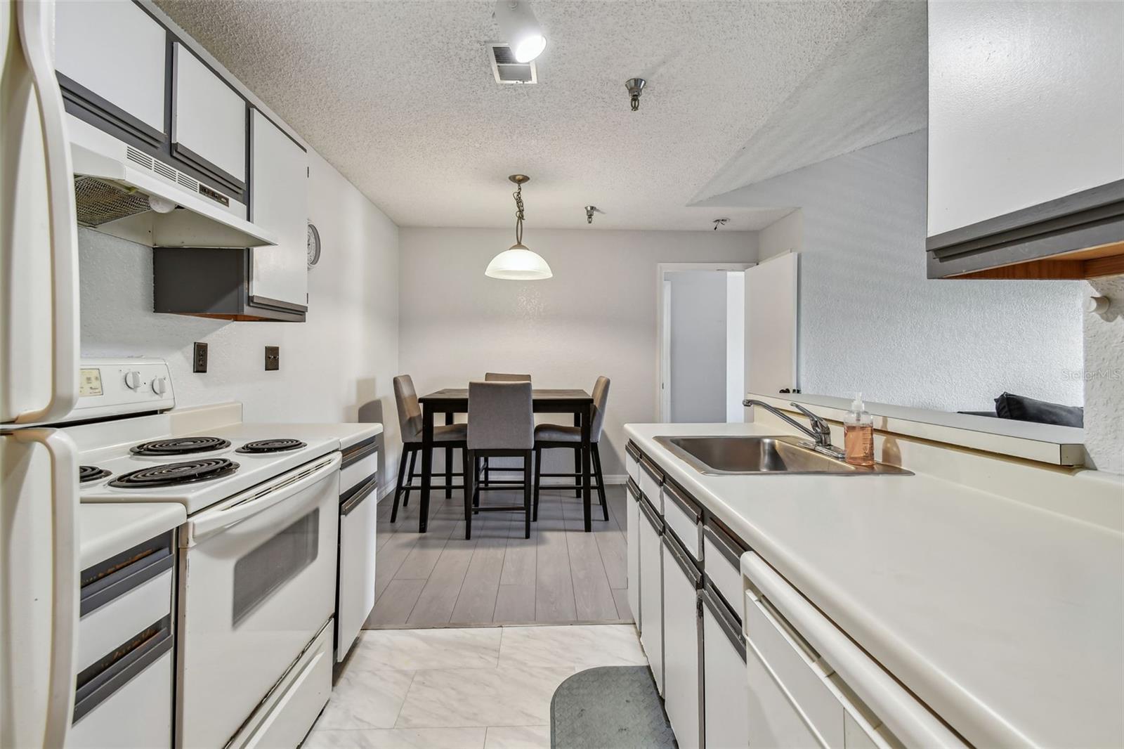 Image 14 of 78 For 10265 Gandy Boulevard N 1004