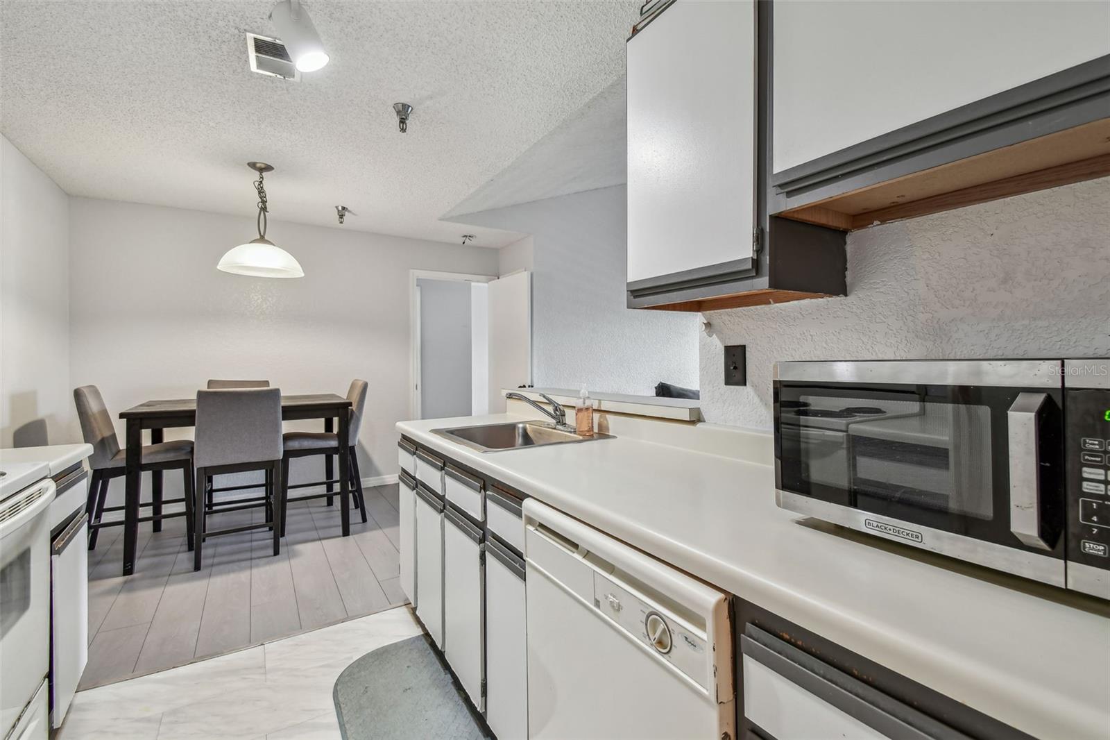 Image 15 of 78 For 10265 Gandy Boulevard N 1004