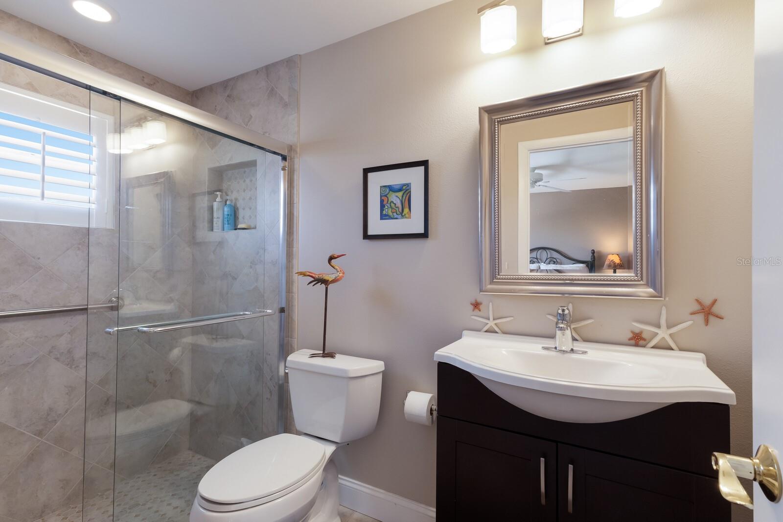 Image 31 of 53 For 606 Emerald Lane