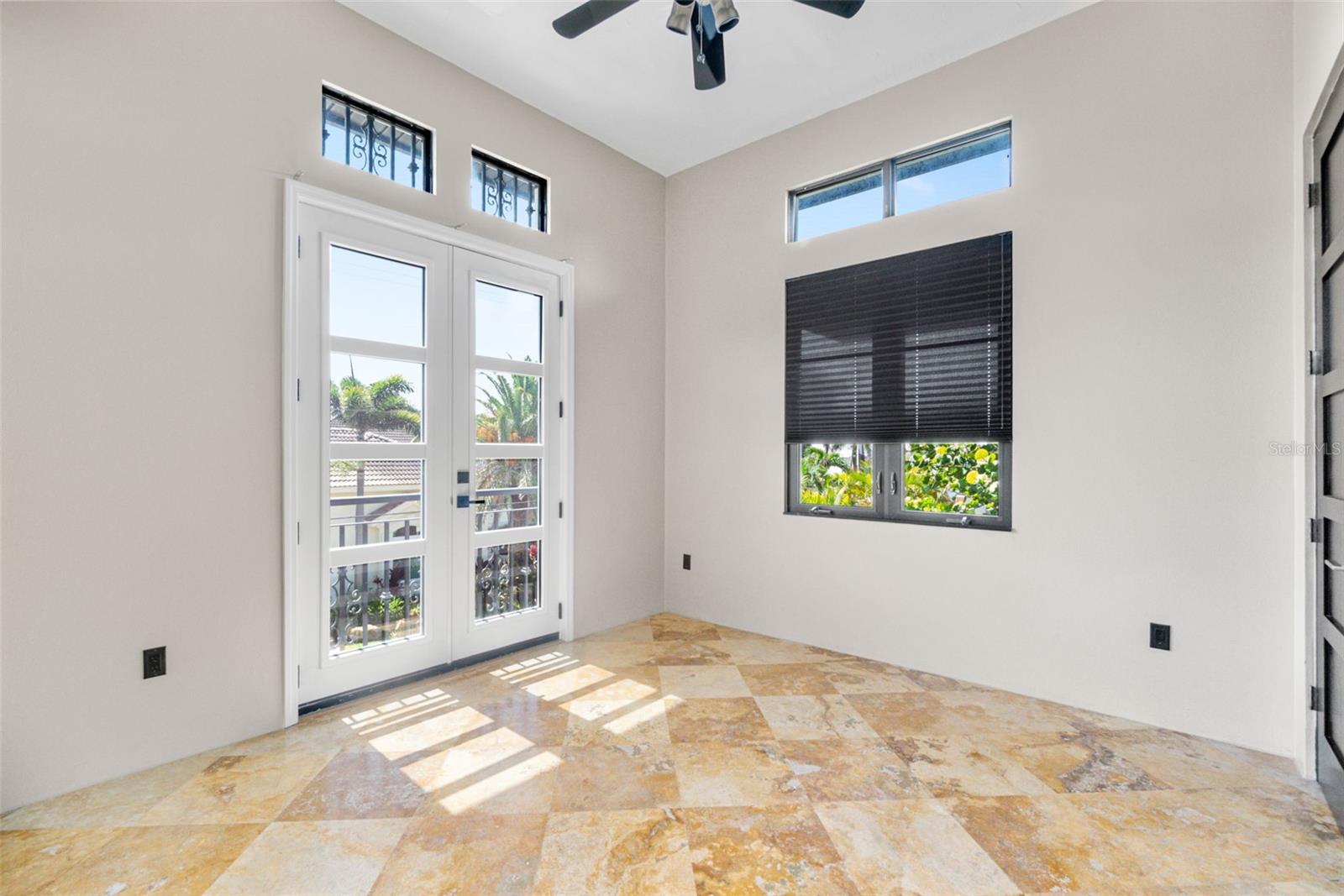 Image 35 of 56 For 324 Siesta Drive