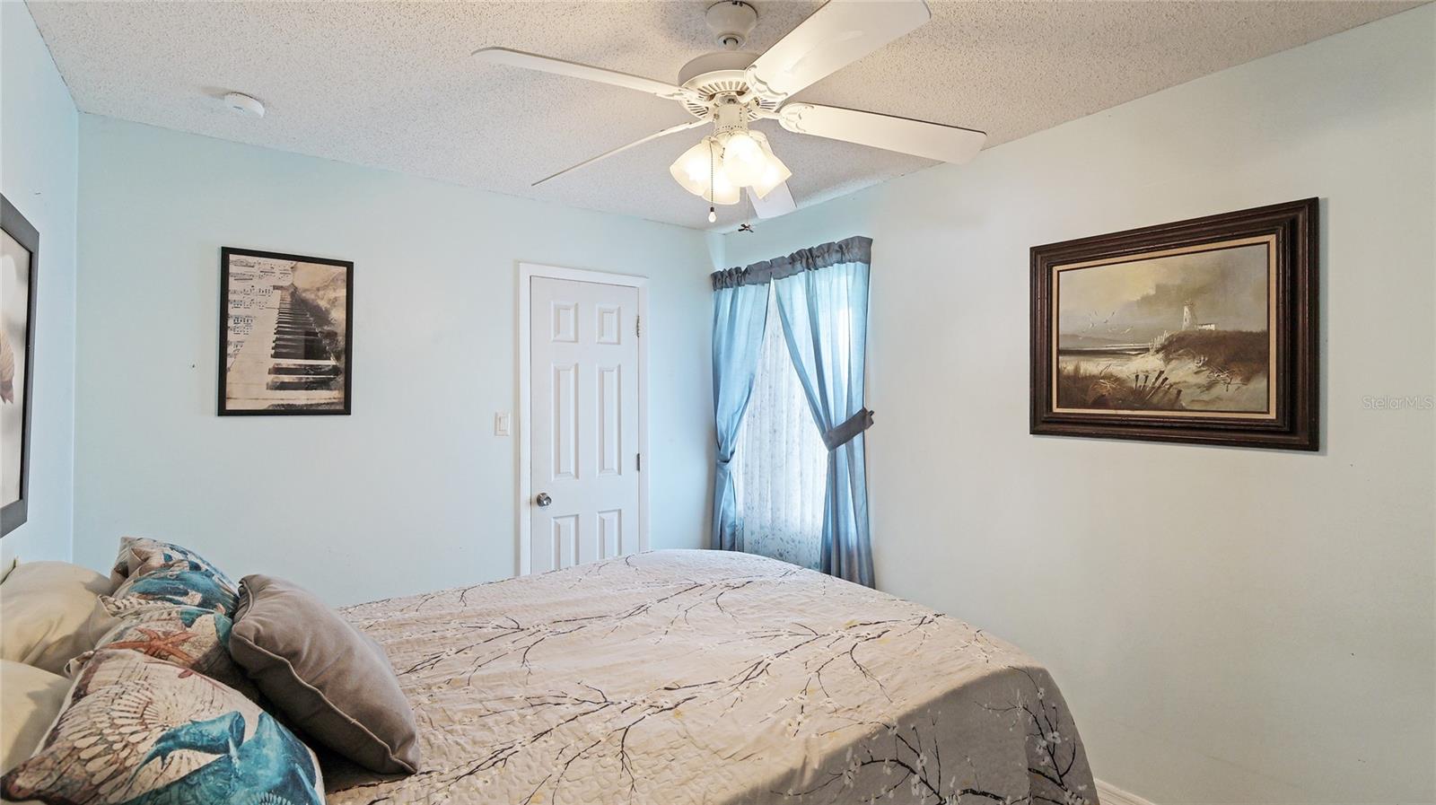 Image 22 of 37 For 13492 Dibella Avenue