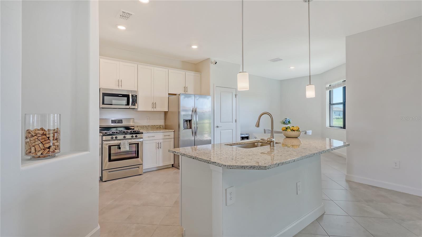 Image 15 of 61 For 15332 Serene Shores Loop Street