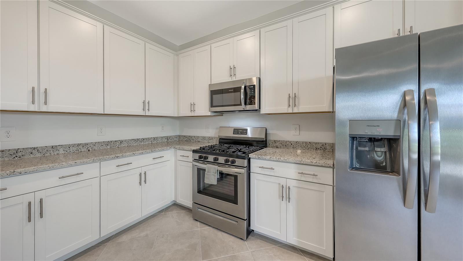 Image 20 of 61 For 15332 Serene Shores Loop Street