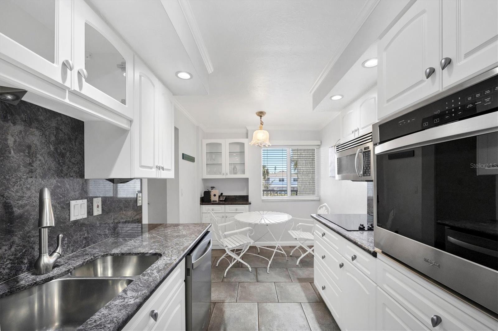 Image 10 of 70 For 625 Beach Road 207
