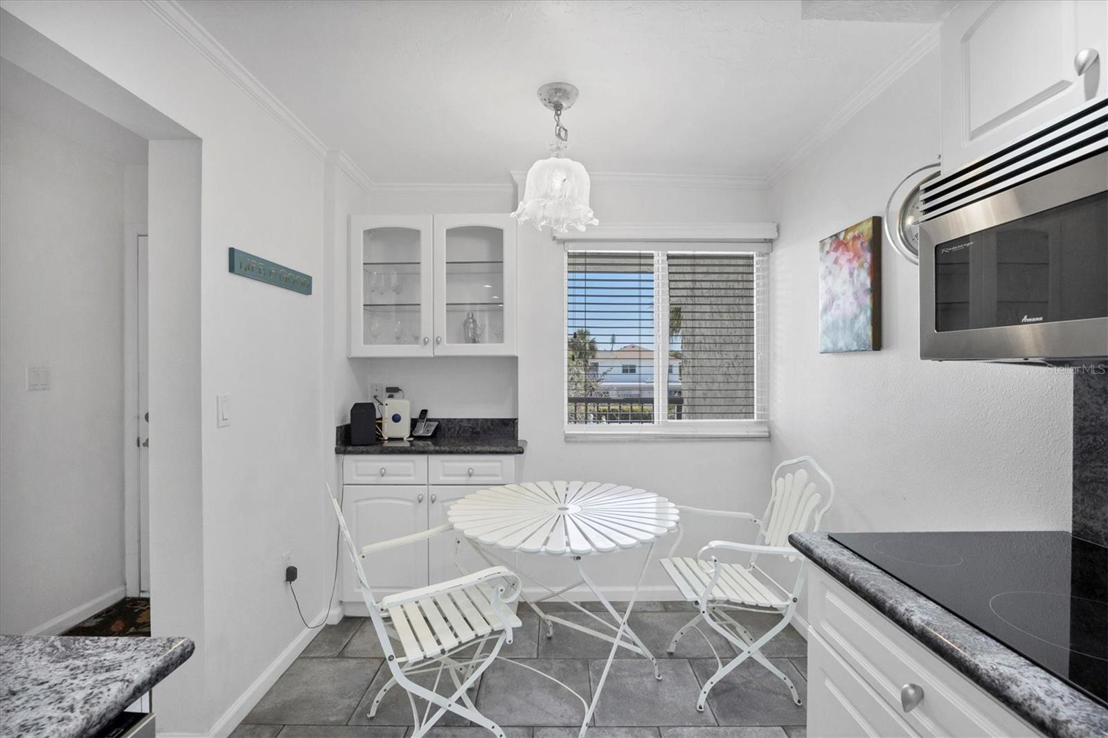 Image 12 of 70 For 625 Beach Road 207